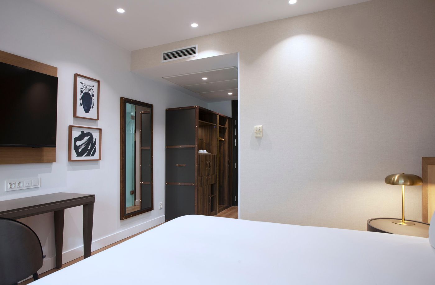 Holiday-Inn-Madrid-Las-Tablas-Room-20