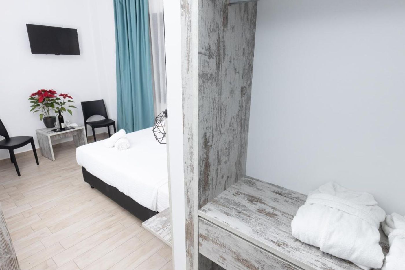 Evita-Asty-Room-13