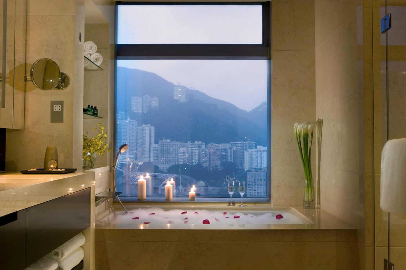 Crowne-Plaza-Hong-Kong-Causeway-Bay-Room-30