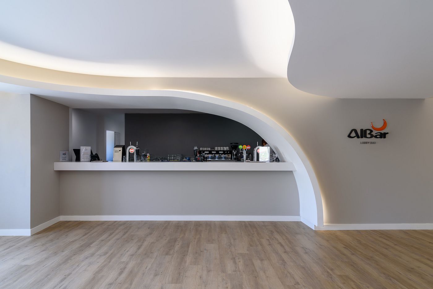 Jupiter-Albufeira-Hotel---Family---Fun-Bar-44