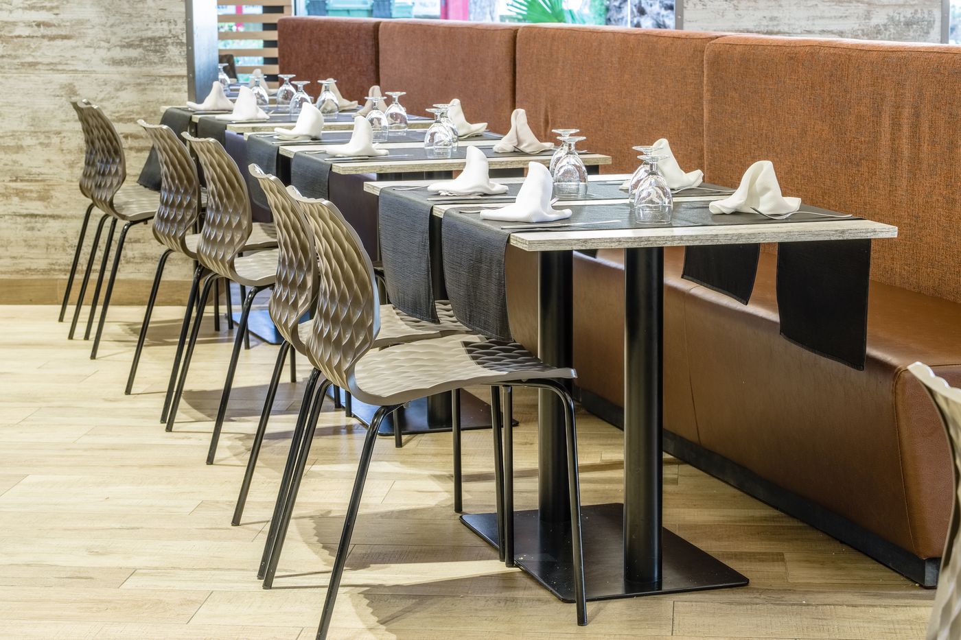 California-Apartments-III-Y-IV-Restaurant-33