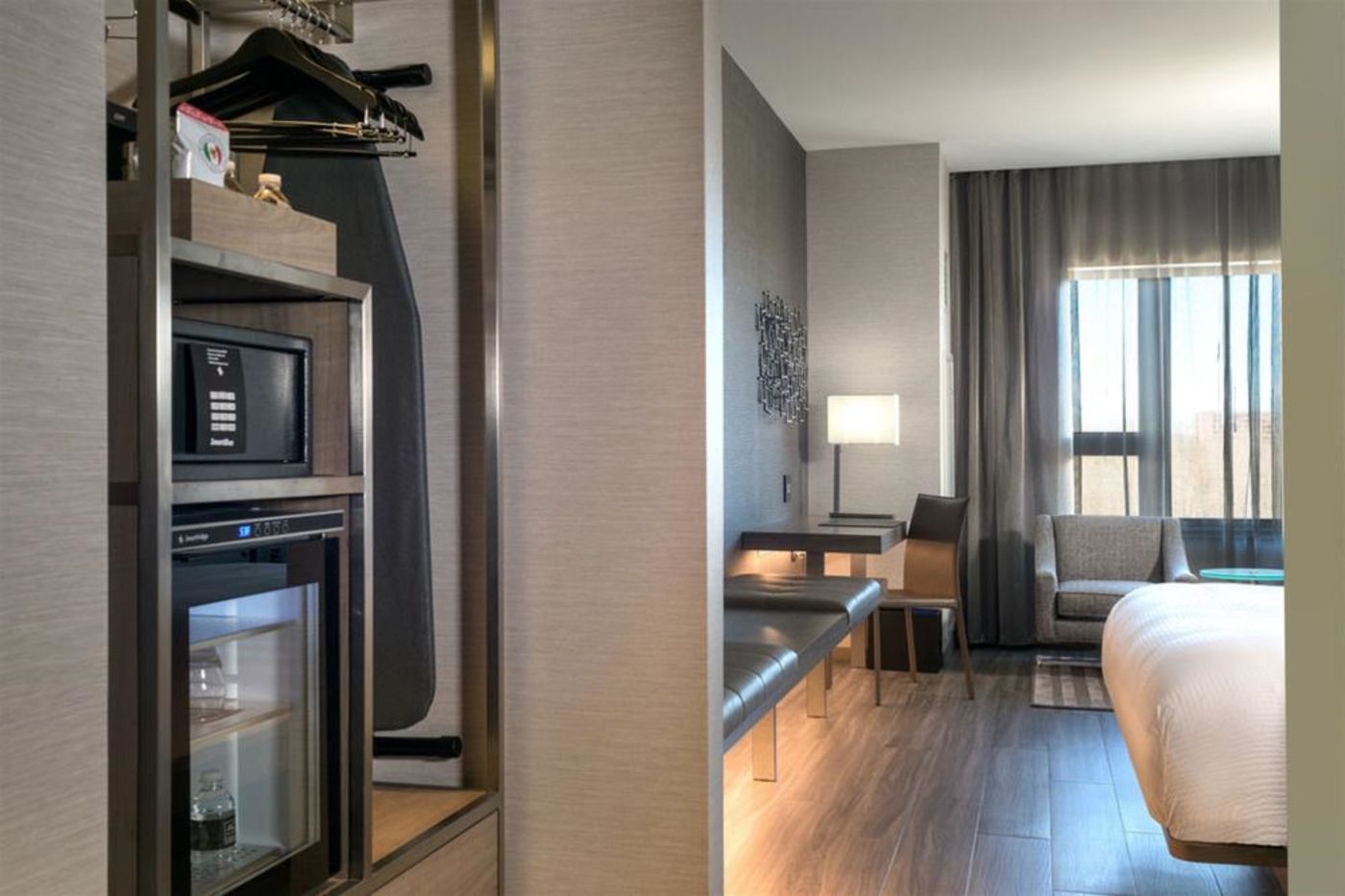 AC-Hotel-Boston-North-Room-7