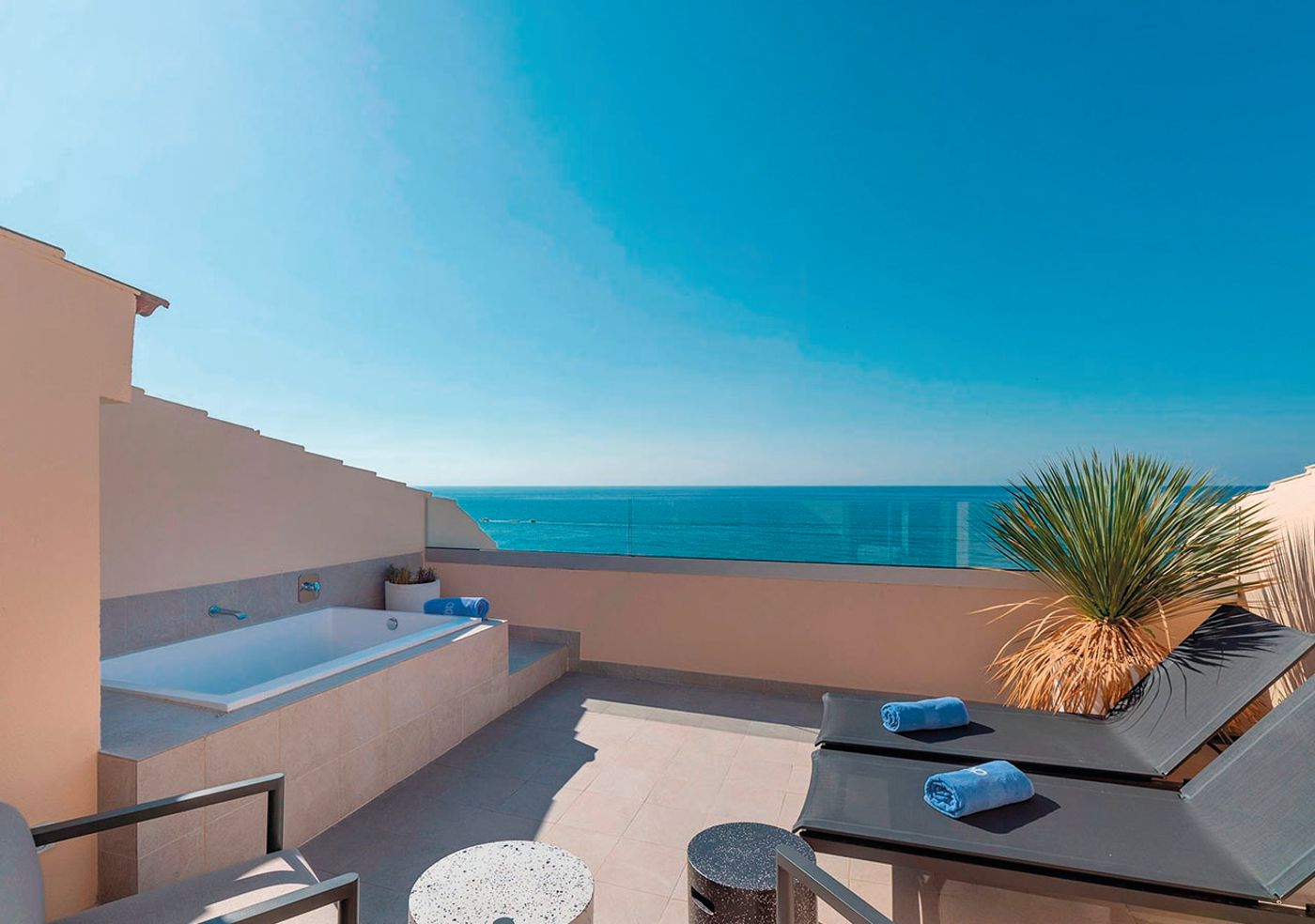 Aqua-Hotel-Promenade-Room-58