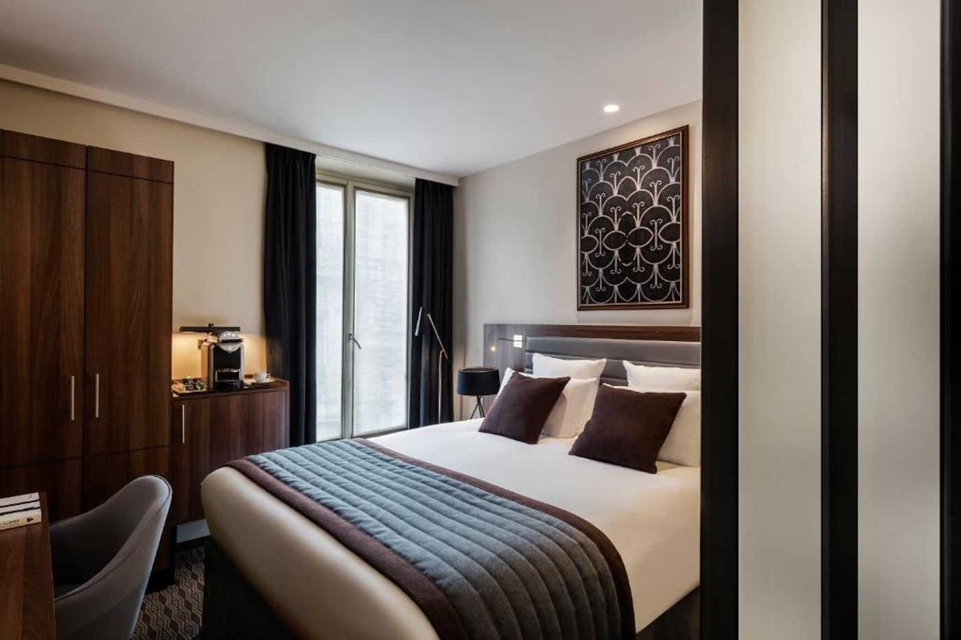 Hotel-Mayflower-Opera-Room-21