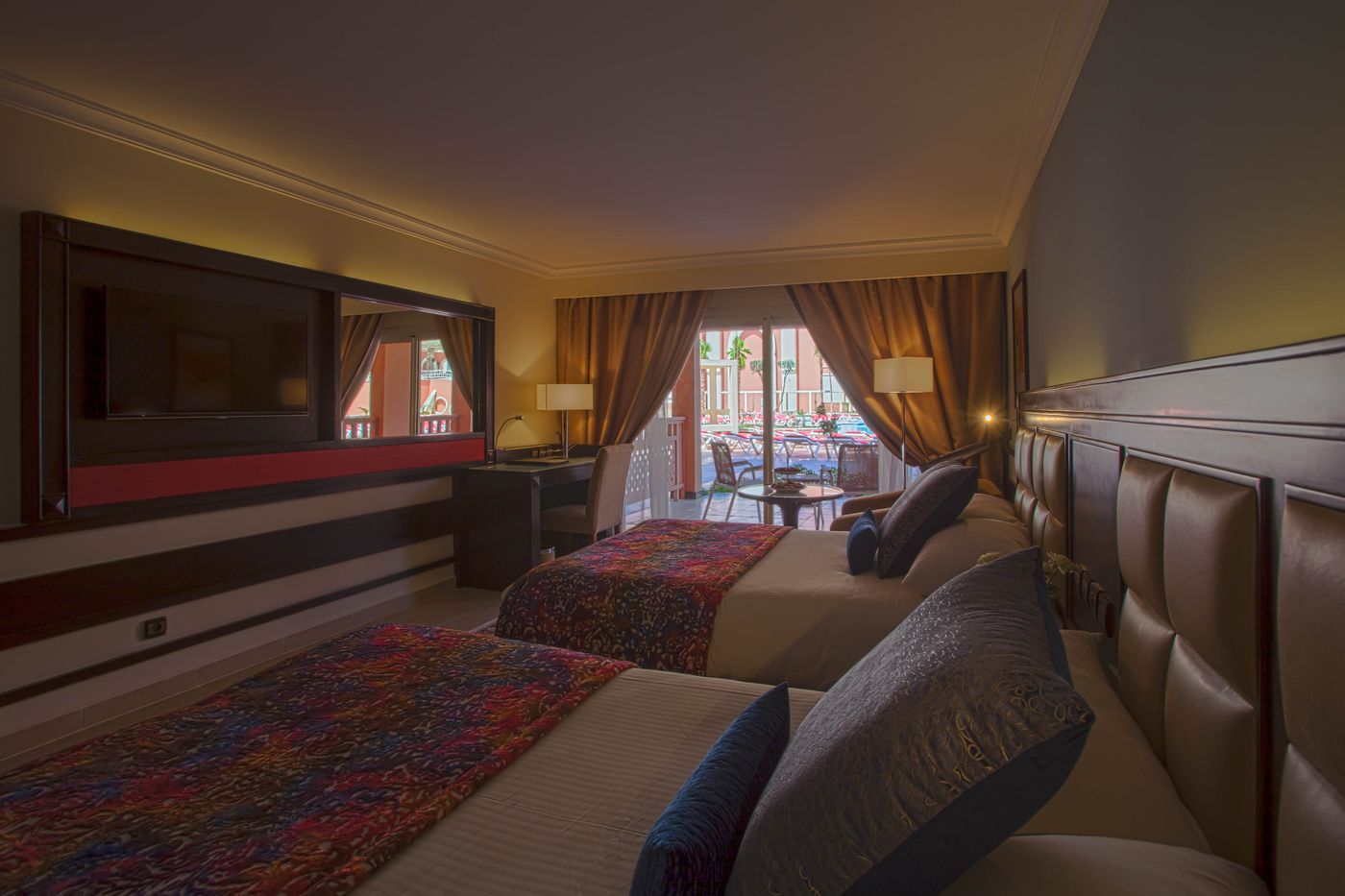 Albatros White Beach