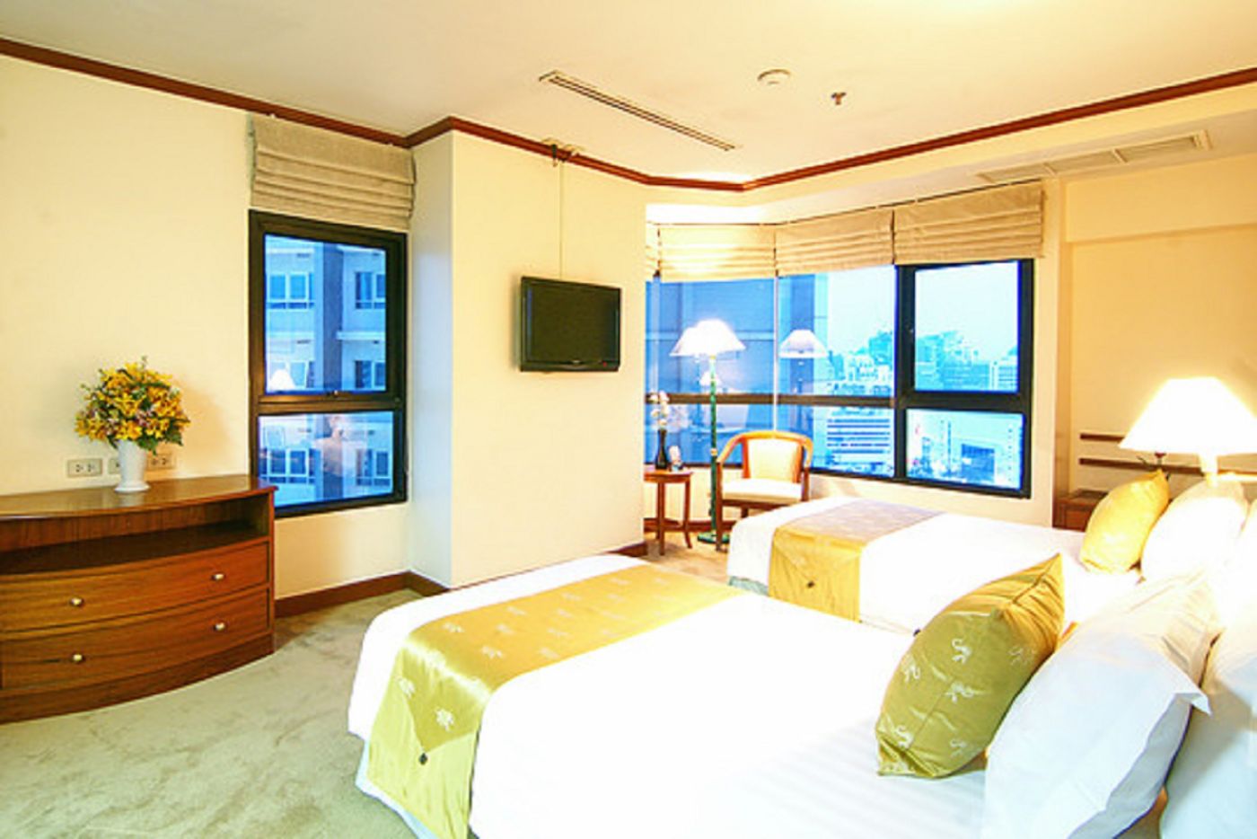 Grand-Diamond-Suites-Hotel-Room-20