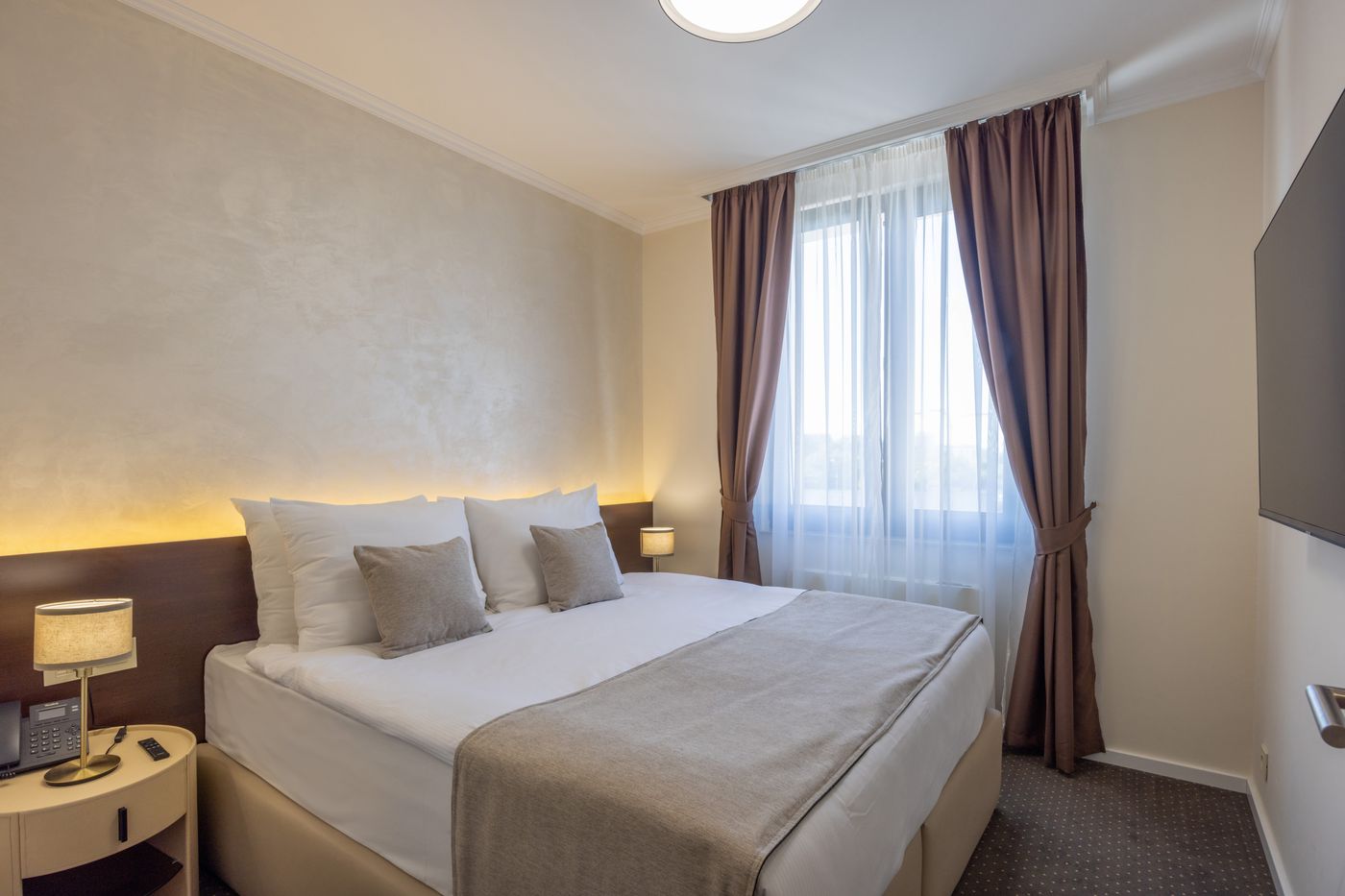Nobel West-Serbia-Belgrade-Room-7