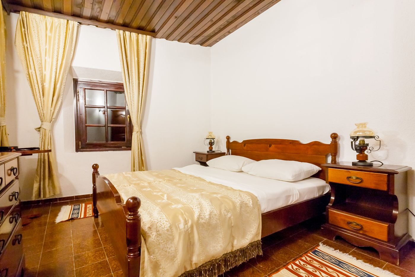 Kulla-e-Balshajve-Room-30