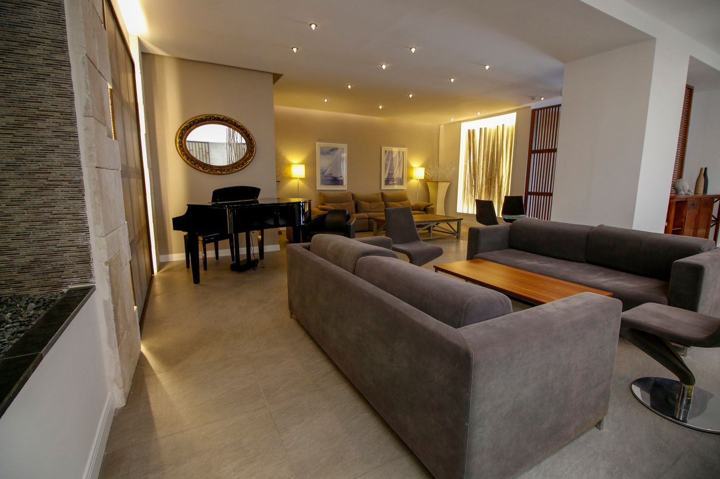 Munamar-Beach-Residence-Lobby-27