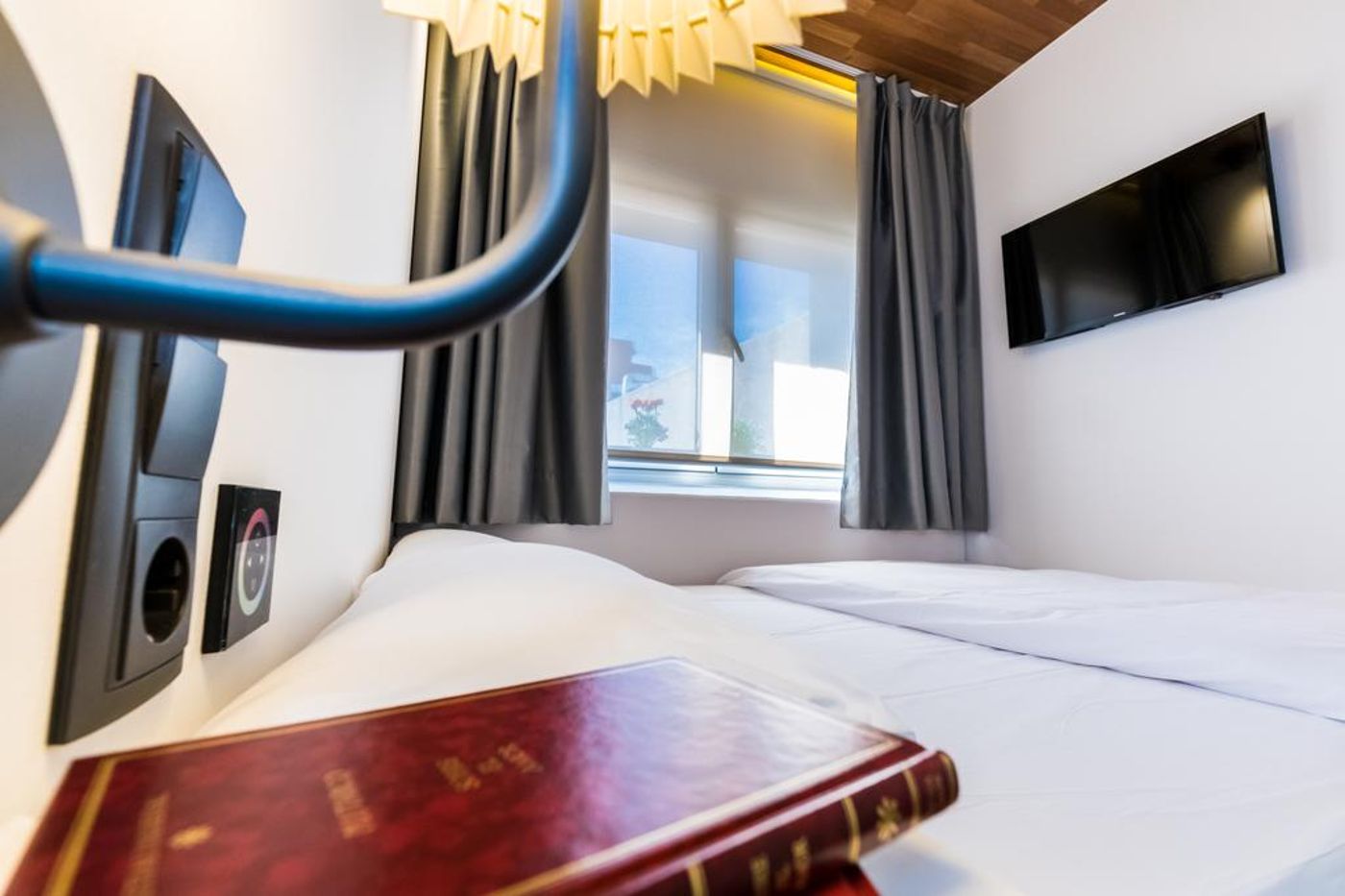 Far-Home-Bernabeu-Room-56