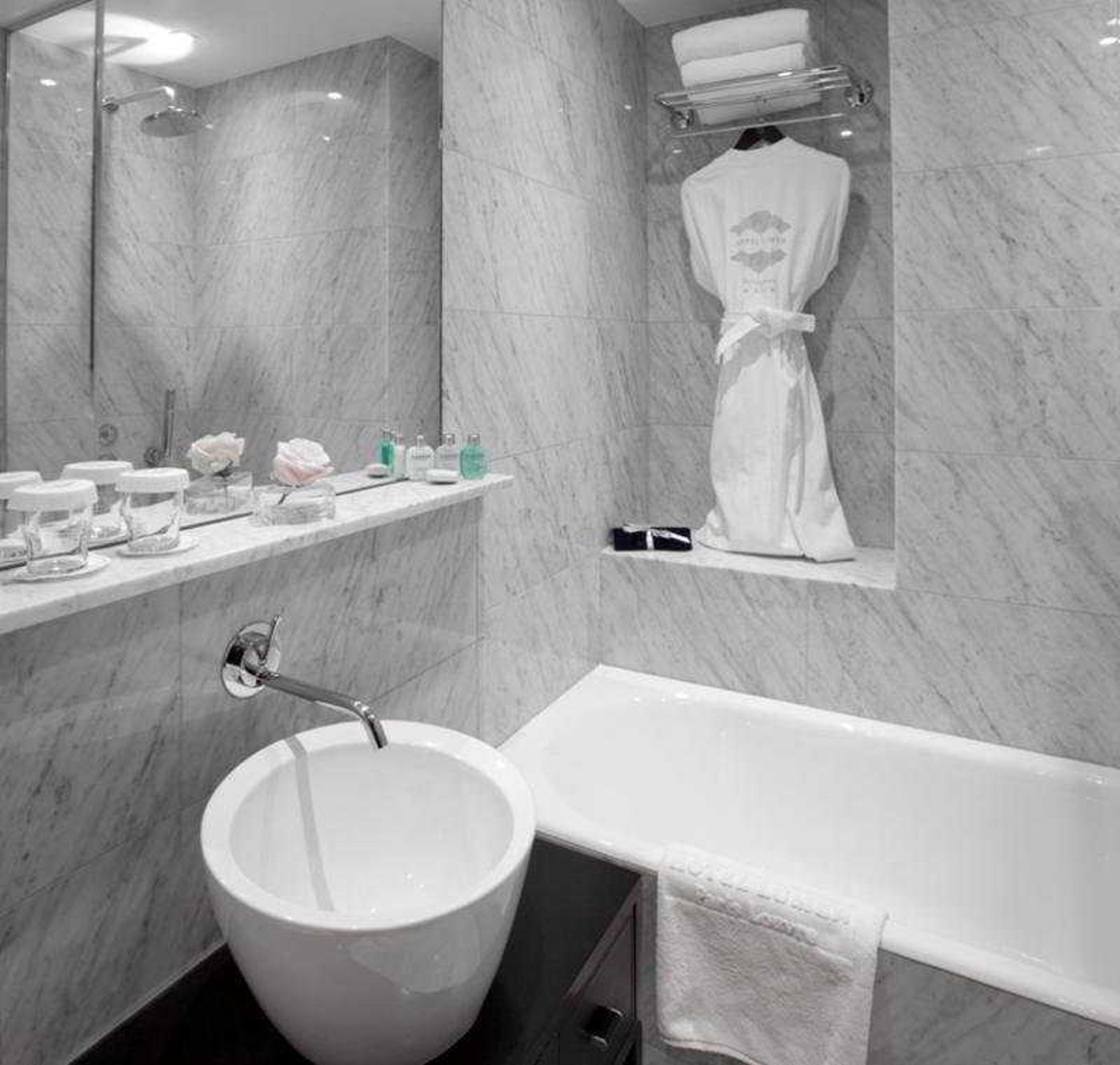 Hotel-Lumen-Paris-Louvre-Room-36