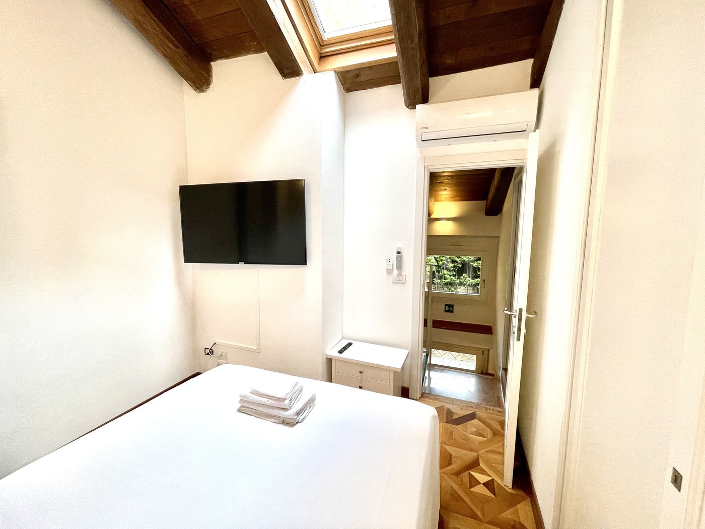 Isaia Garden- BolognaRooms - Italy - BOLOGNA - Room - 1
