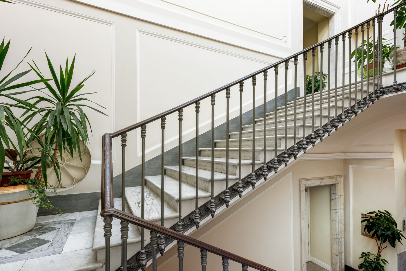 Dharma-Style-Hotel-Lobby-2