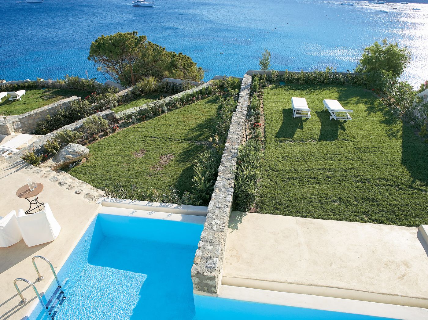 Mykonos-Blu-A-Grecotel-Resort-To-Live-Room-10