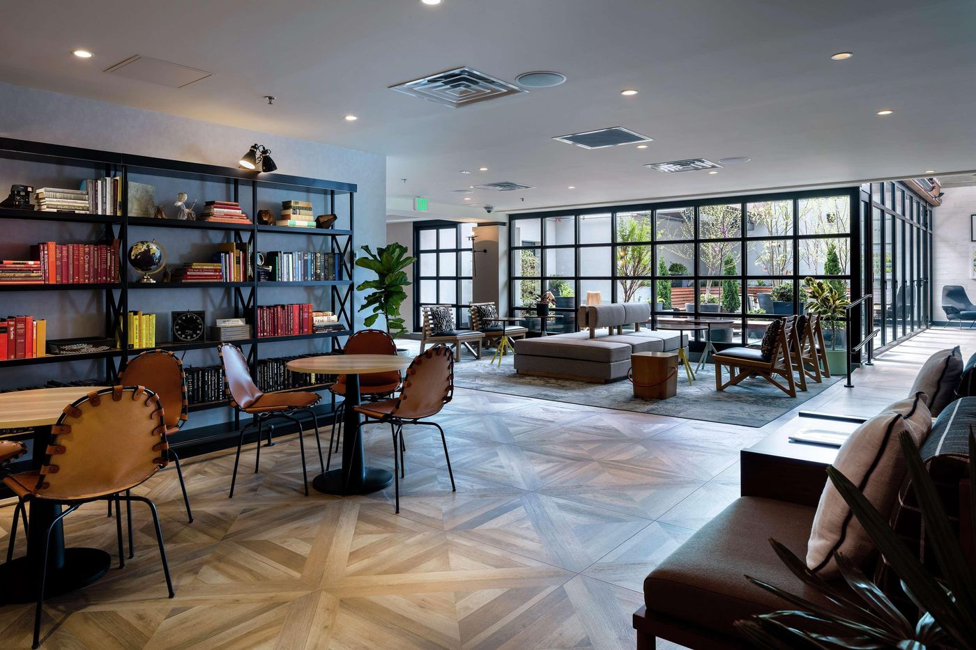 Freepoint-Hotel-Cambridge--a-Tapestry-Collection-Lobby-1