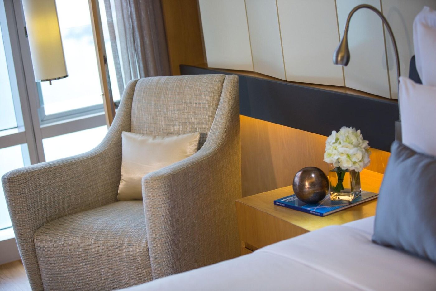 Renaissance-Hong-Kong-Harbour-View-Hotel-Room-46