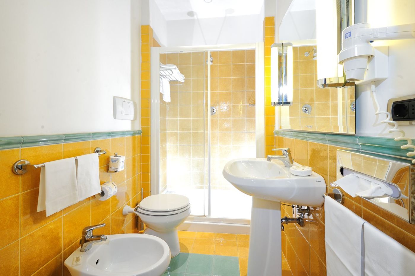 LH-Hotel-Lloyd-Rome-Room-31