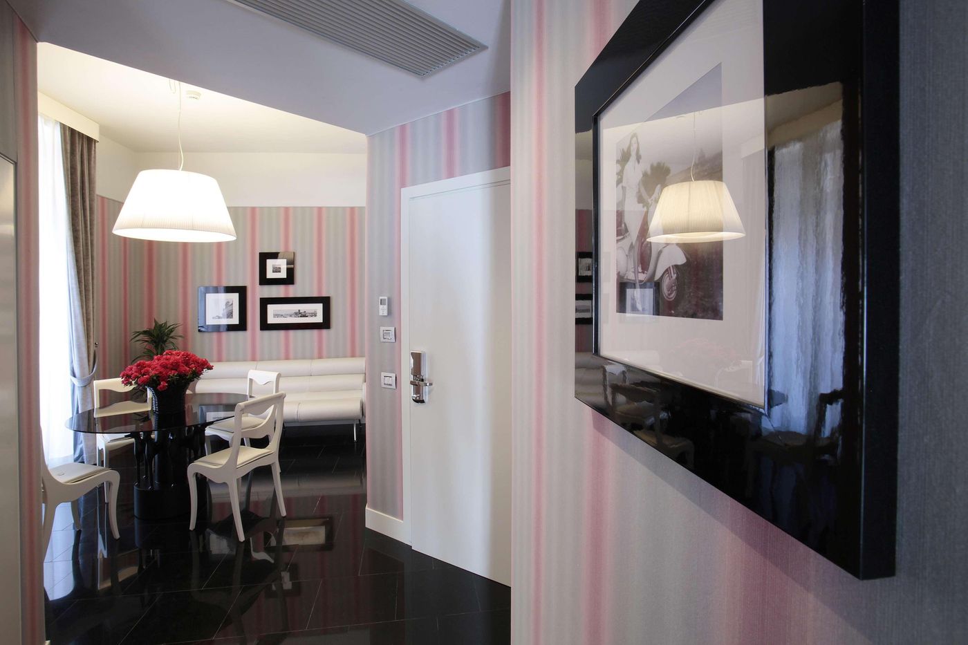 Grand-Hotel-Palace-Lobby-51