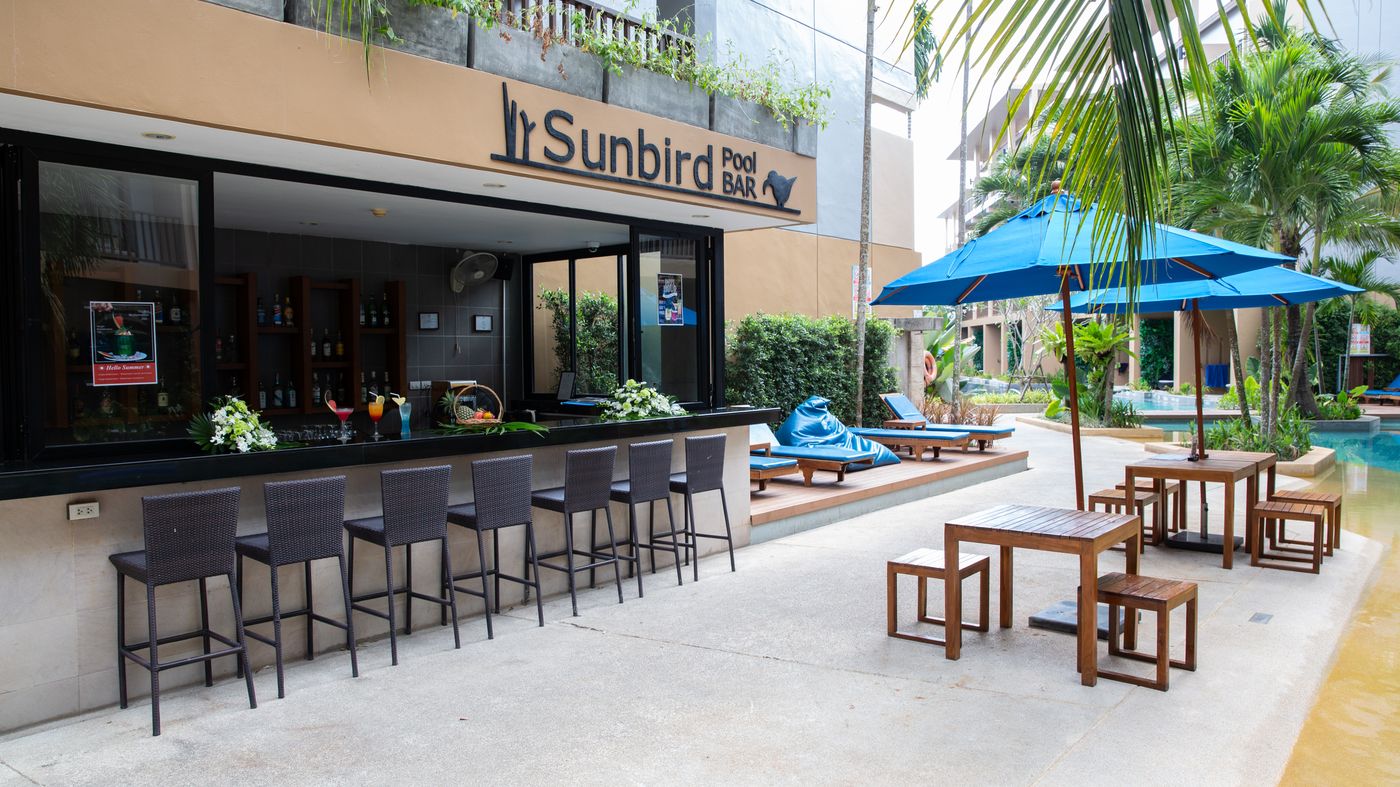 Deevana-Plaza-Krabi-Ao-Nang-Bar-11