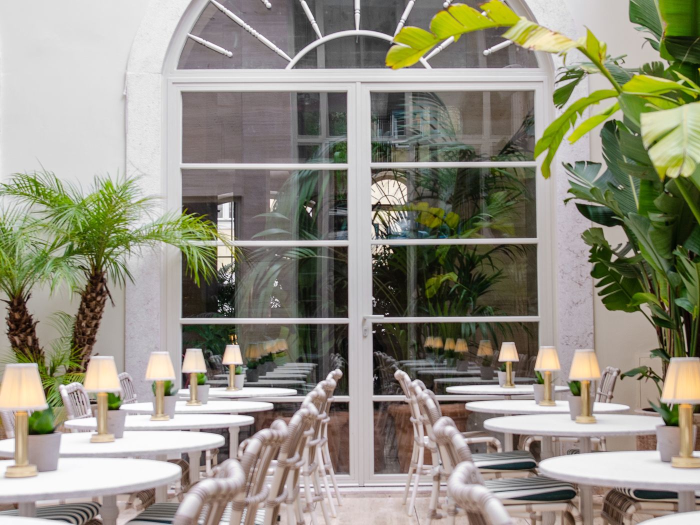 Browns-Avenue-Hotel-Terrace-23