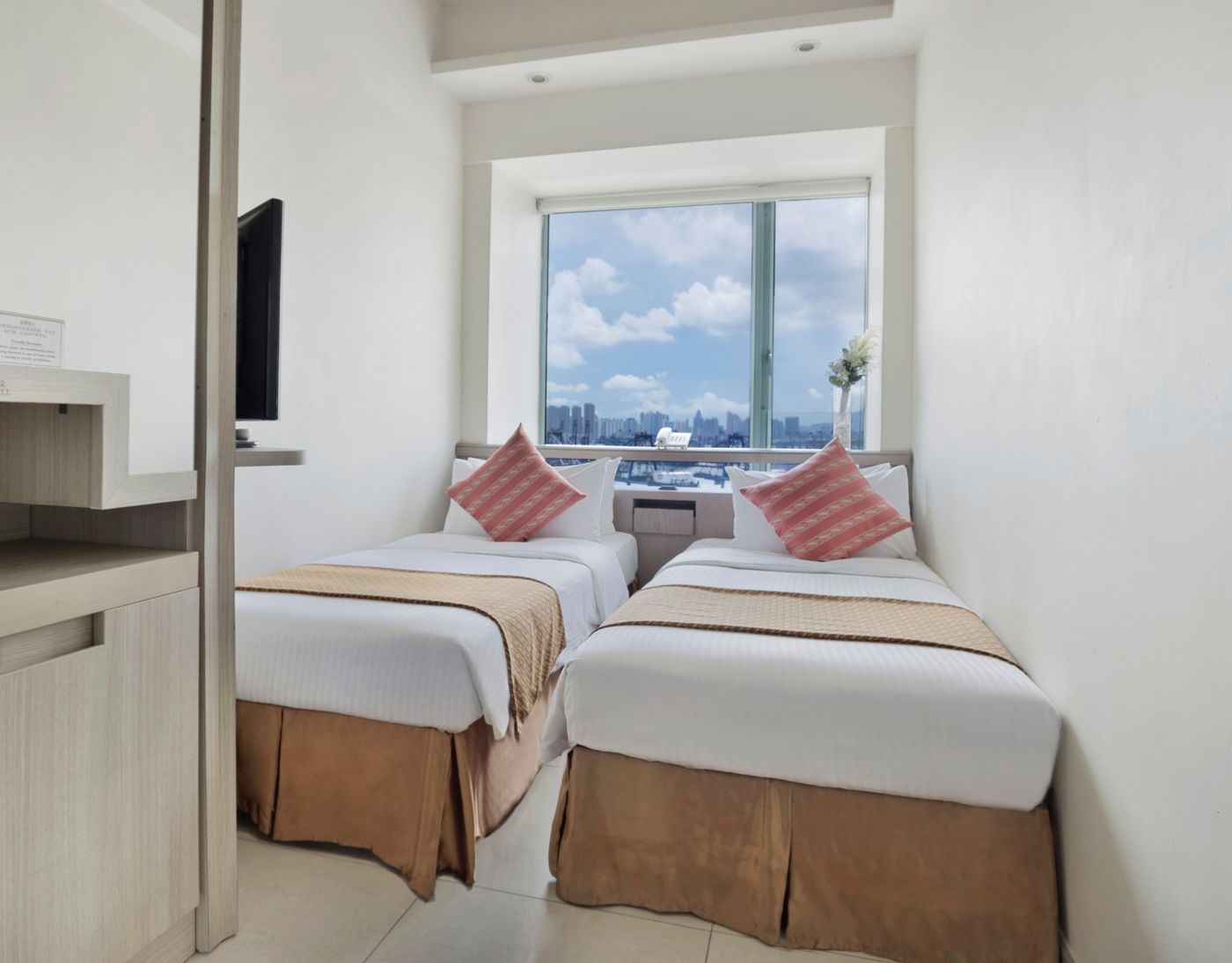 Rambler-Oasis-Hotel-Room-10