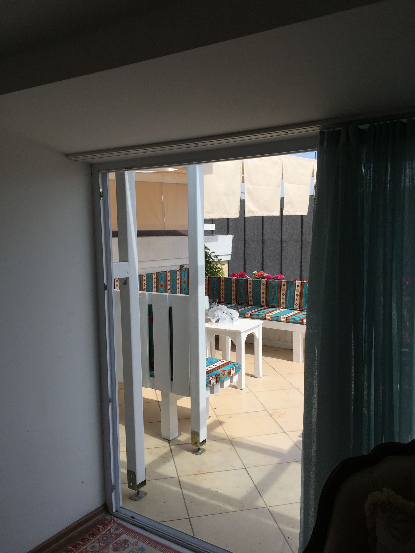 Istanbul-Holiday-Hotel-Terrace-11