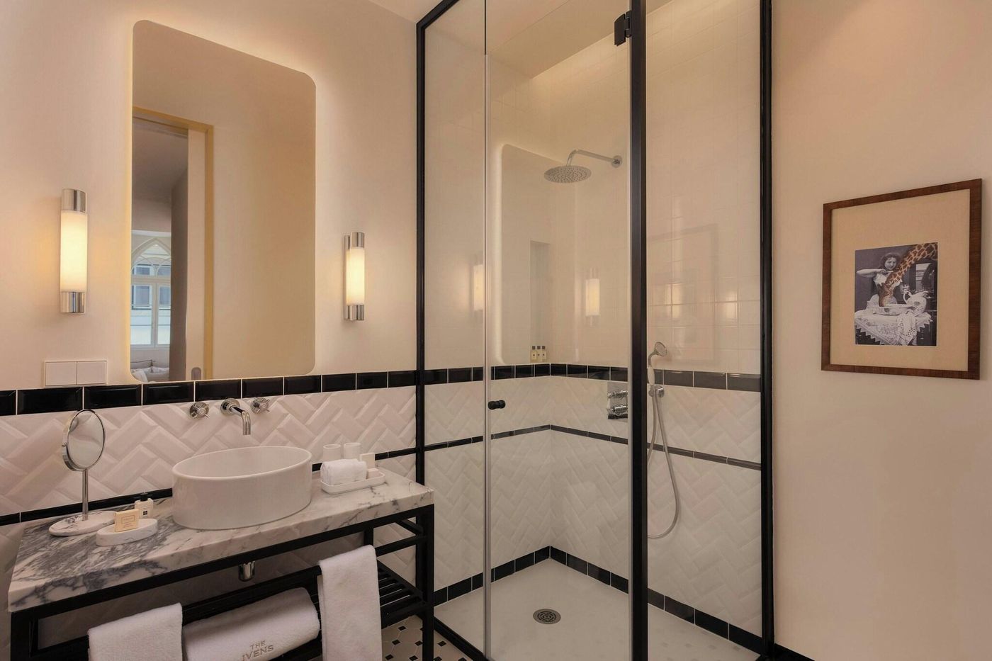 The-Ivens-Autograph-Collection-Room-43