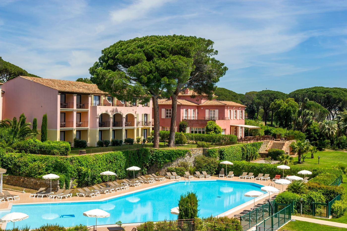 Les-Jardins-de-Sainte-Maxime-Pool-2