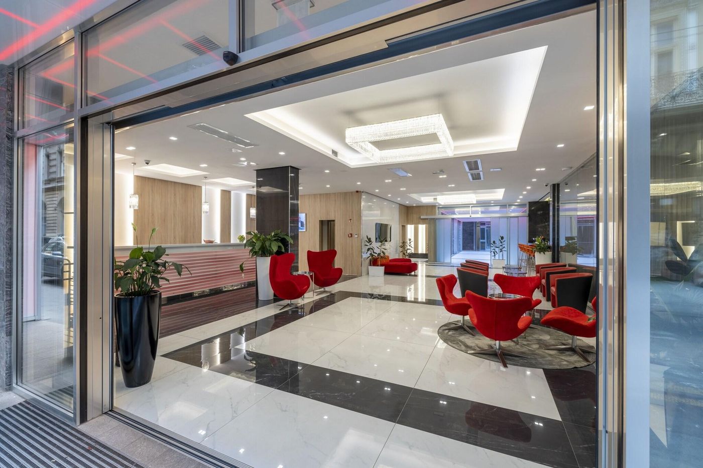 Silver-Crown-Hotel---Residence--Palace-Quarter-Lobby-5