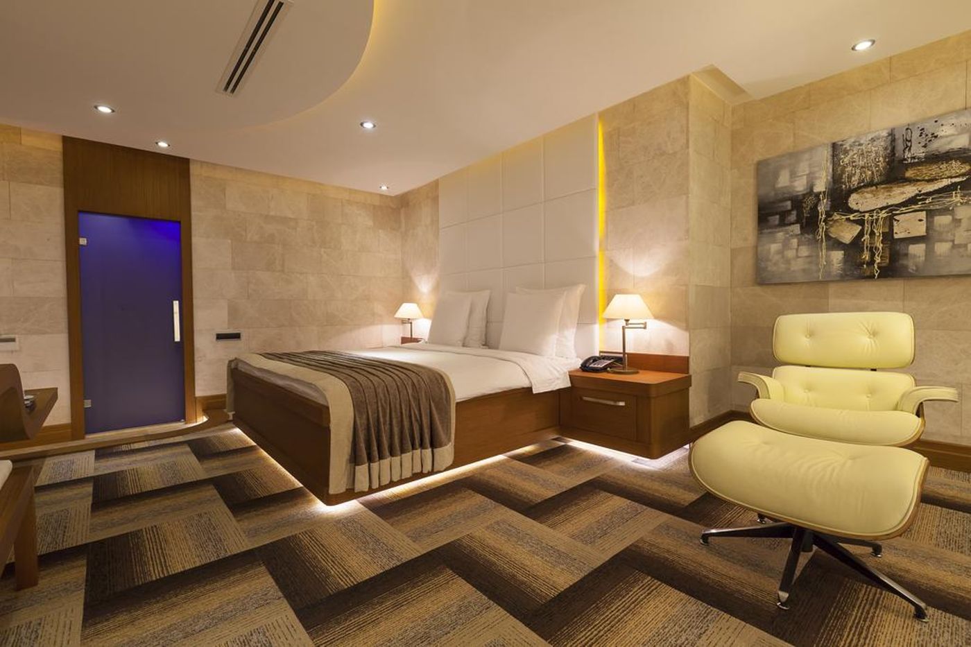 Sign by Ersan - Adults Only