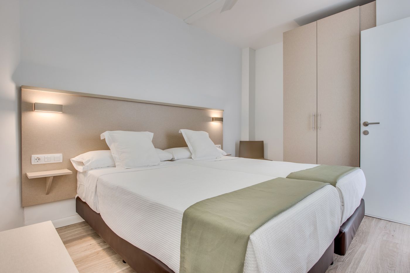 Vigilia-Park-Room-40