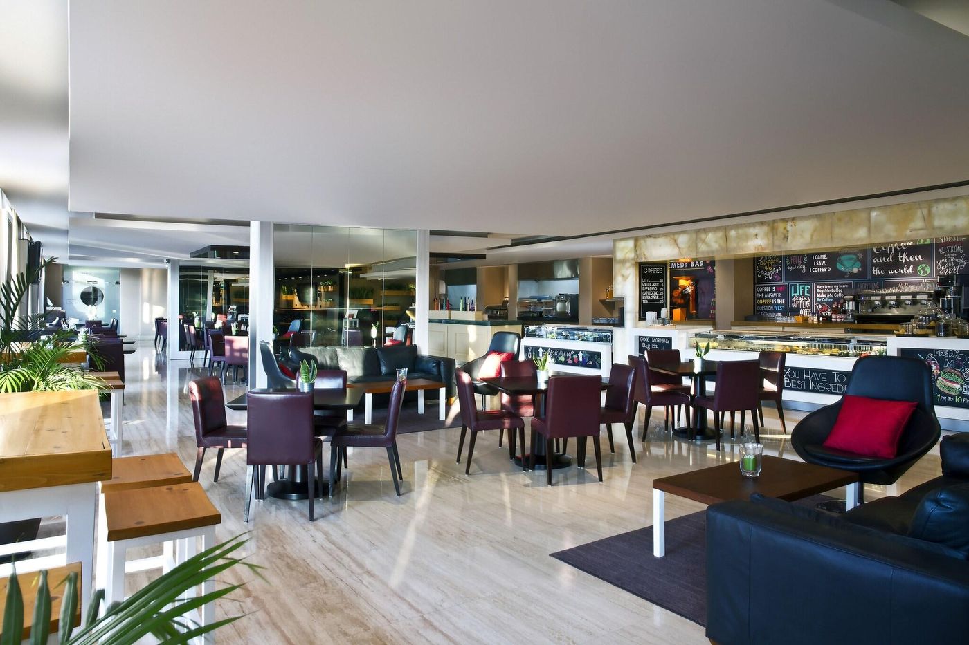 Dubai-Marriott-Harbour-Hotel---Suites-Restaurant-30