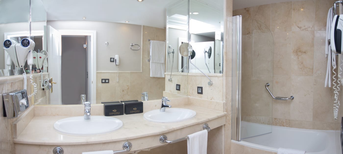 Los-Monteros-Room-47