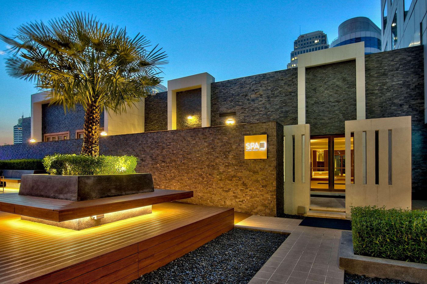 Radisson-Blu-Plaza-Bangkok-Sports-and-Entertainment-3