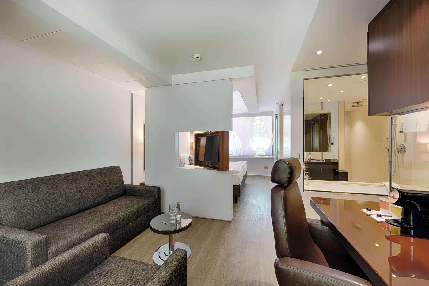 Park-Inn-by-Radisson-Berlin-Alexanderplatz-Room-45