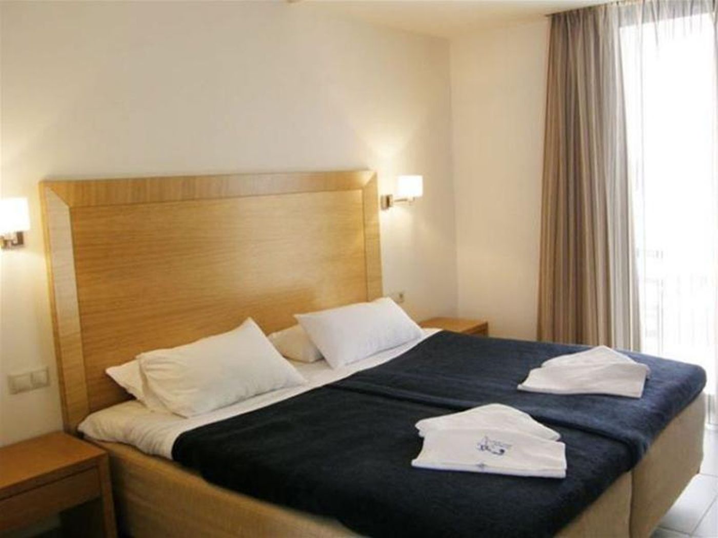 Kritzas-Beach---Bungalows-Room-14