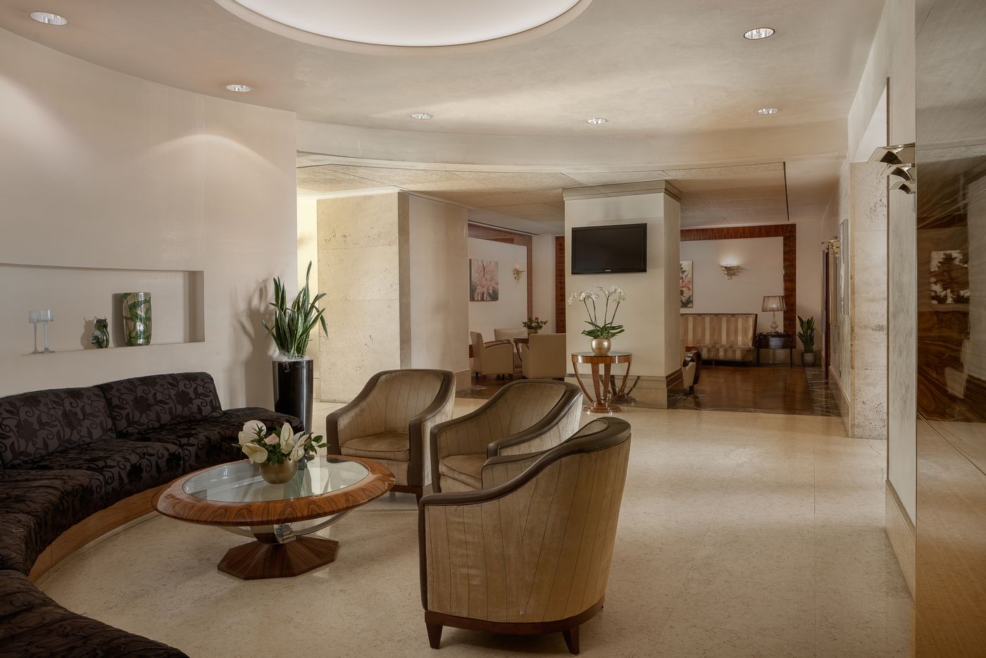 Unahotels-Deco-Roma-Lobby-15