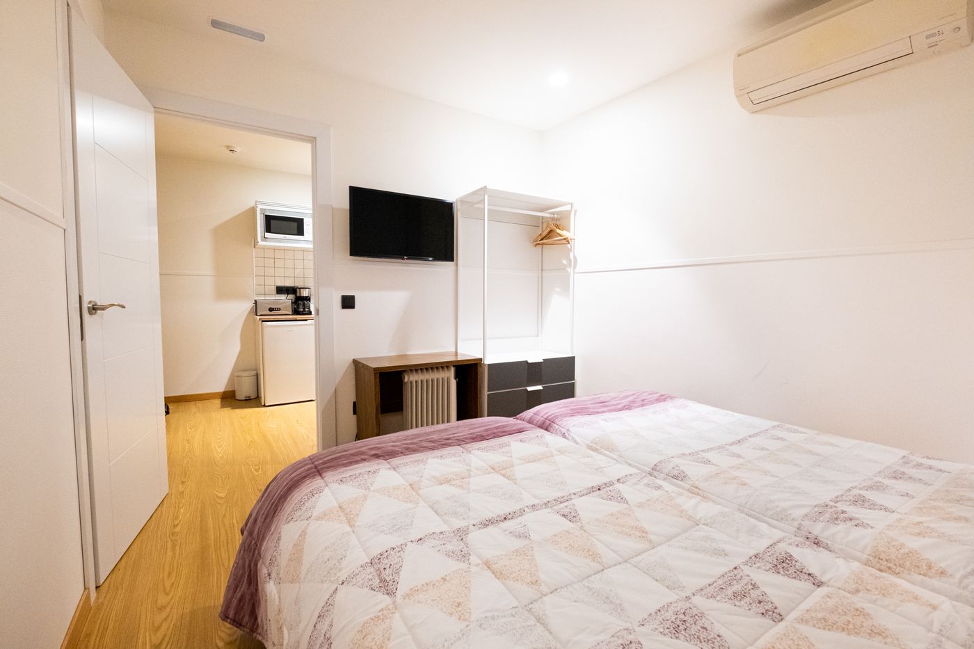 Far-Home-Bernabeu-Room-18