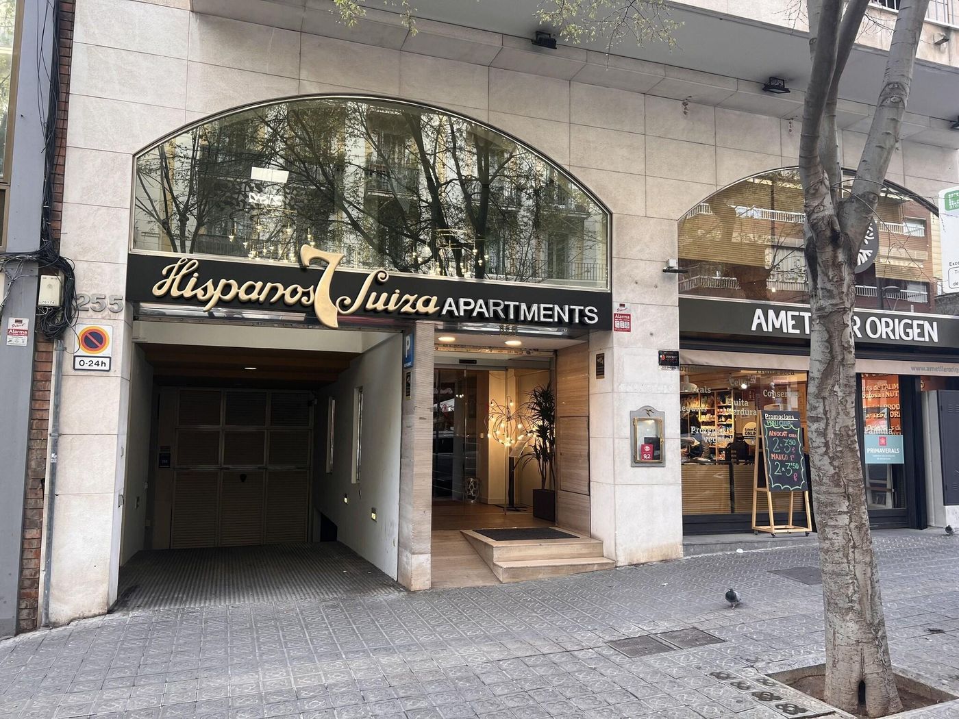 Hispanos 7 Suiza Apartament-Restaurant-Spain-Barcelona-General view-6