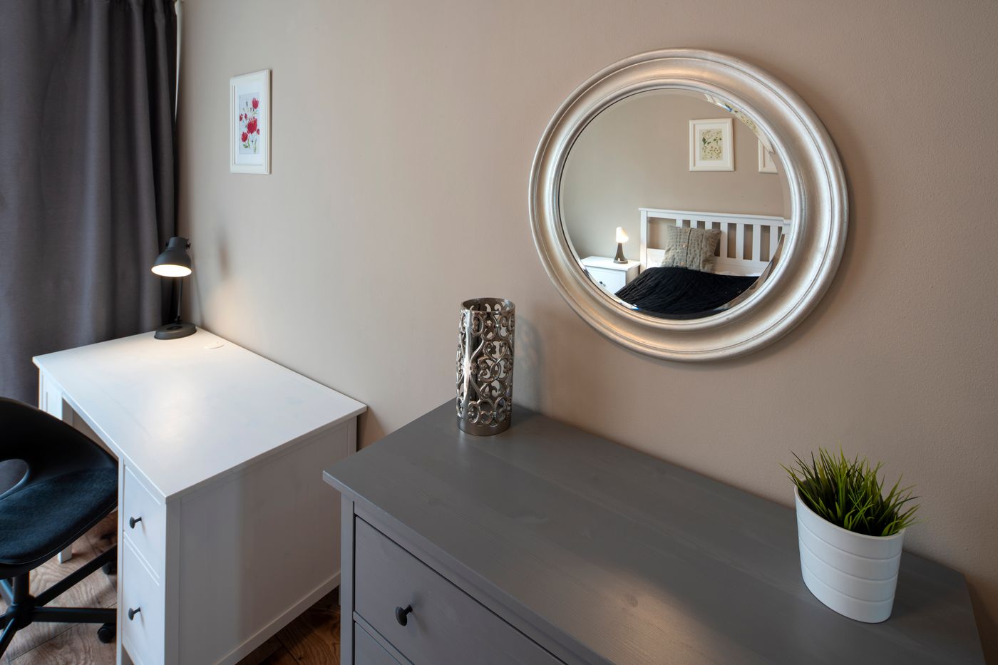 Apple-Apartments-Room-27