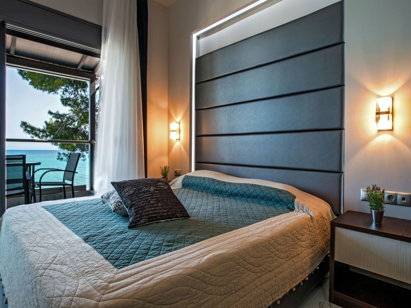 Flegra-Beach-Boutique-Apartments-Room-22