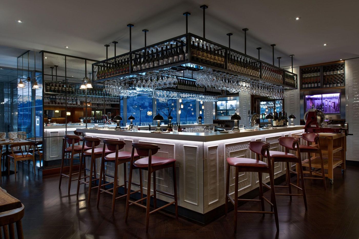 Millennium-Court-Marriott-Executive-Apartments-Sports-and-Entertainment-20