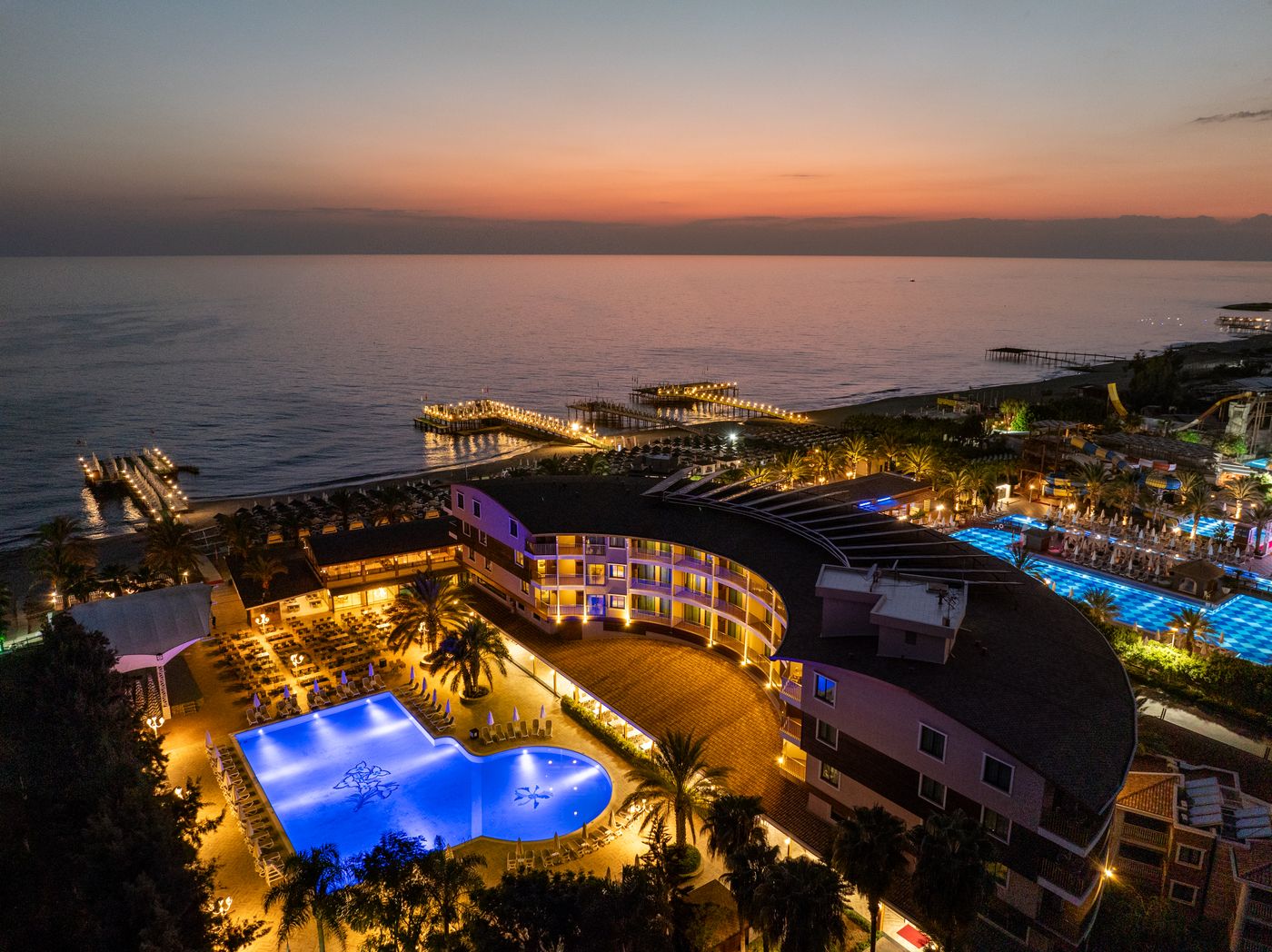 Quatro Famıly Club Dem