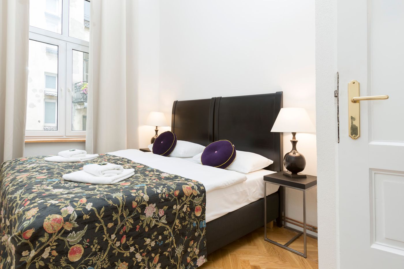 Antique-Apartments-Plac-Szczepanski-Room-23