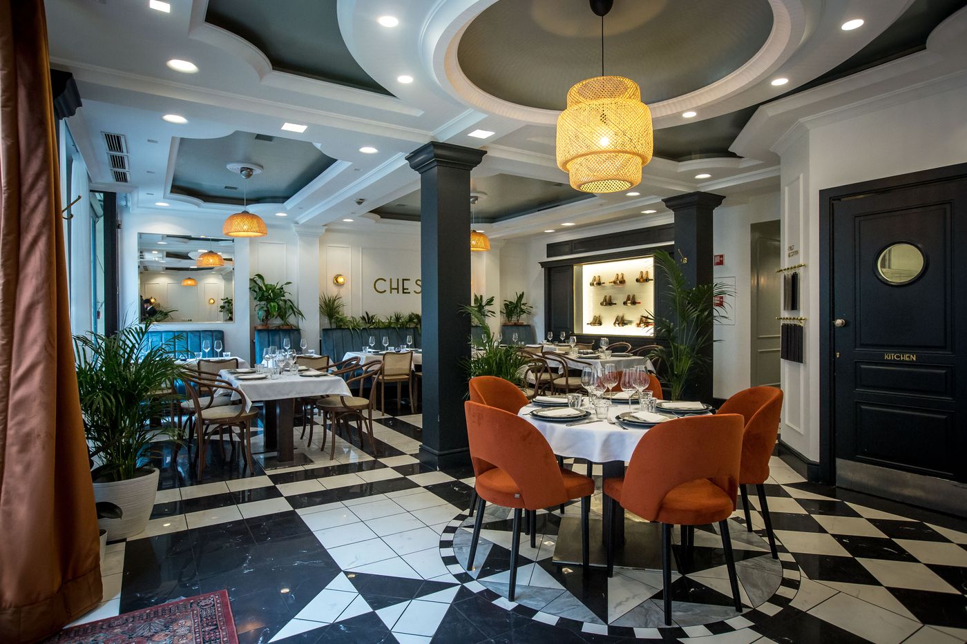 Queen-s-Court-Hotel-and-Residence-Restaurant-49