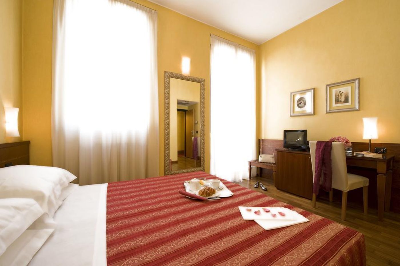 Fenice - Italy - Milano - General view - 4