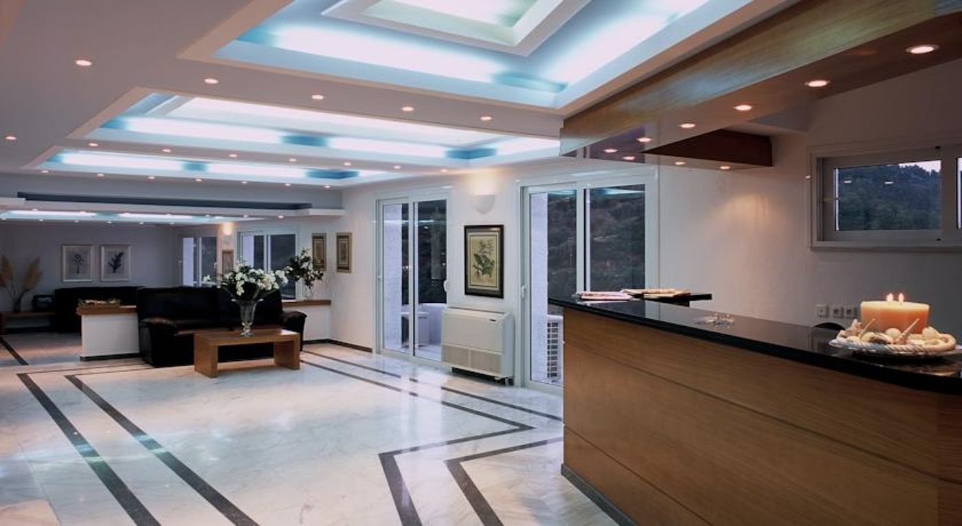 Cape Kanapitsa Hotel & Suites