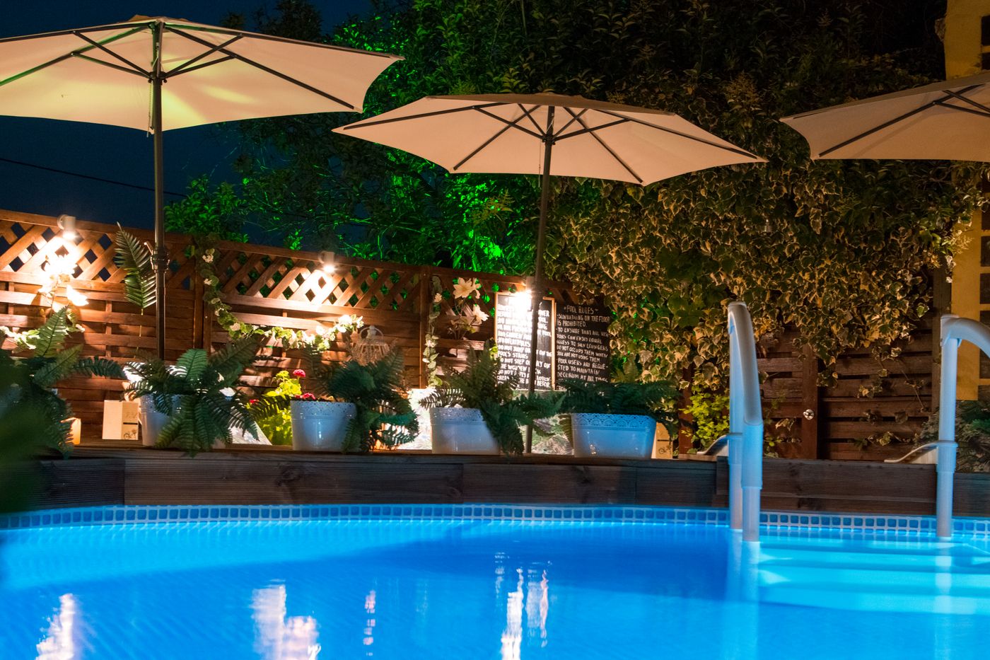 V-A--Boutique-Apartments-and-Suites-Pool-6