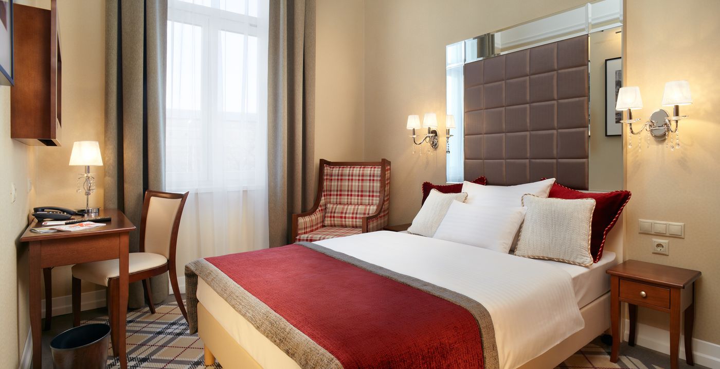 Mirage-Medic-Hotel-Room-11