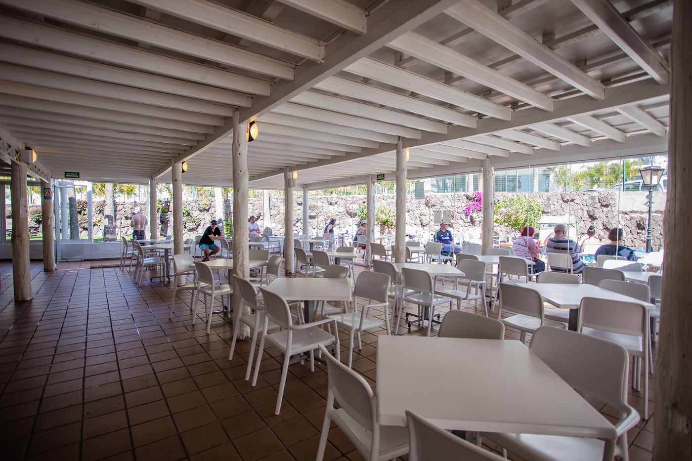 Servatur-Waikiki-Bar-17